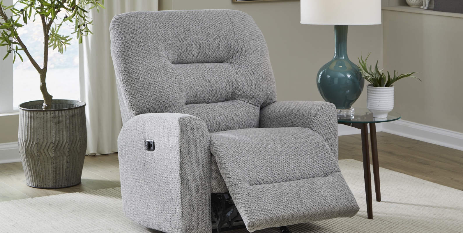 Nika Recliner
