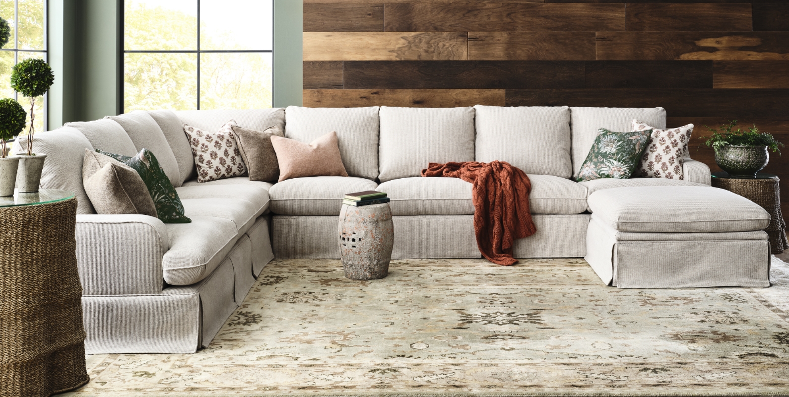 Oliviana Sectional